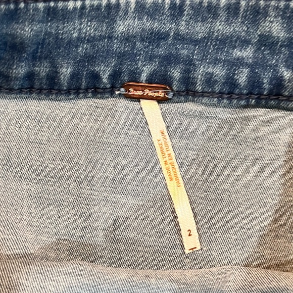 FINAL PRICD DROP Free People Little Daisies Blue Denim Button Front Mini Skirt - Picture 5 of 7